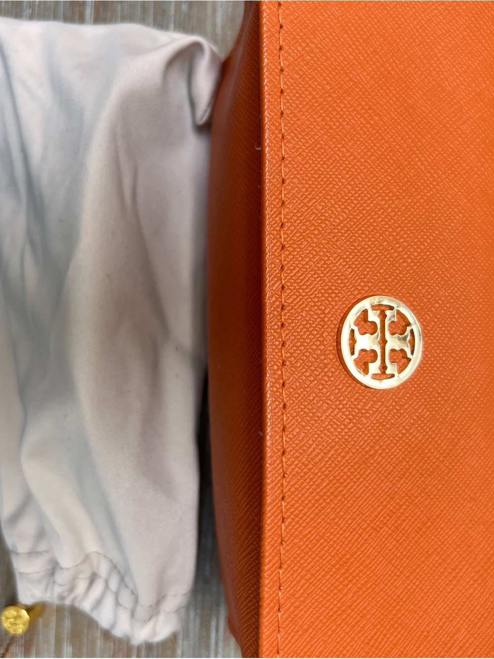 Tory Burch Black Oversized Sunglasses w/ Case/Dustbag - Picture 7 of 7